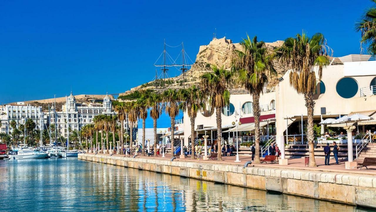 Beach, City Center And Entertainment Alicante Exteriér fotografie